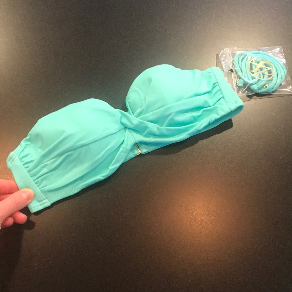 Victoria’s Secret bikini 👙
